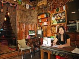 Berambih Lodge Kuching Extérieur photo